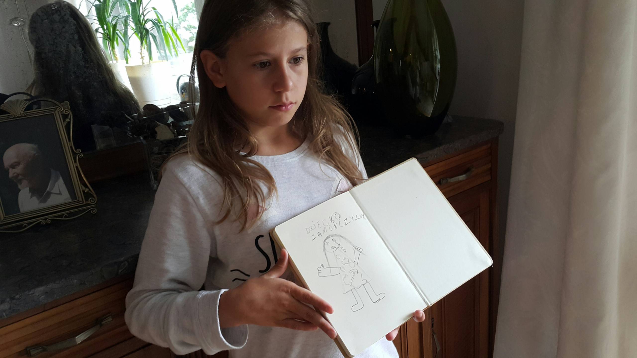 13.09.2020 Małgorzata Sawicka „Gdy straci się wszystkie bajki” 7 rysunek Dziecka Zamojszczyzny.jpg